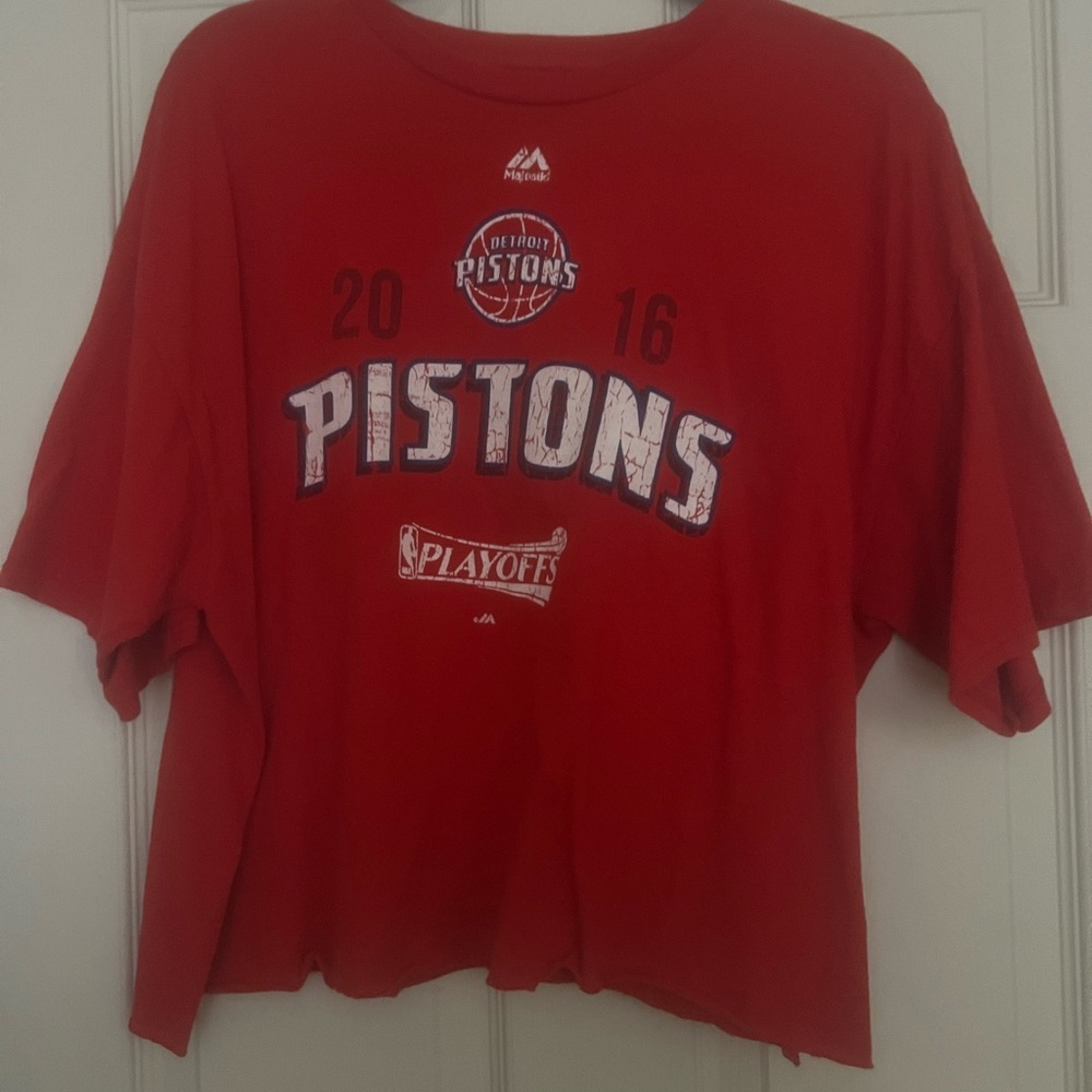 Majestic Red Detroit Pistons 2016 Playoffs Tee